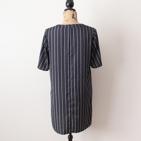 BCBGMazAzria Small Black & White Striped Short Sleeve Mini Shift Dress - Picture 5 of 8